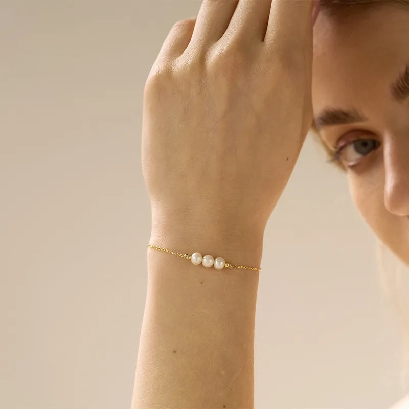 Aria-Gold Pearl Bracelet