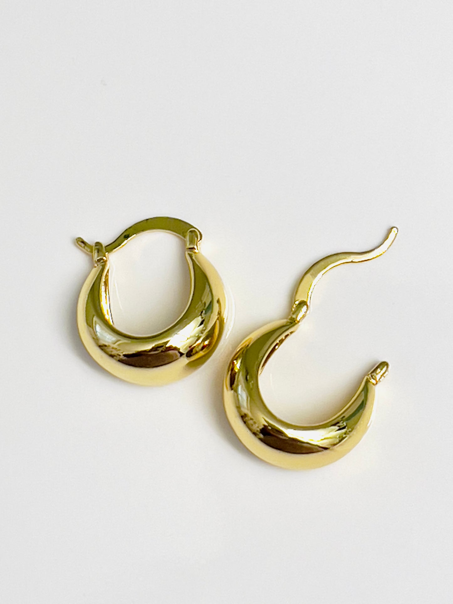 Vera Glam Hoops